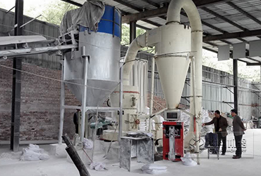 石灰石磨粉機生產(chǎn)現(xiàn)場